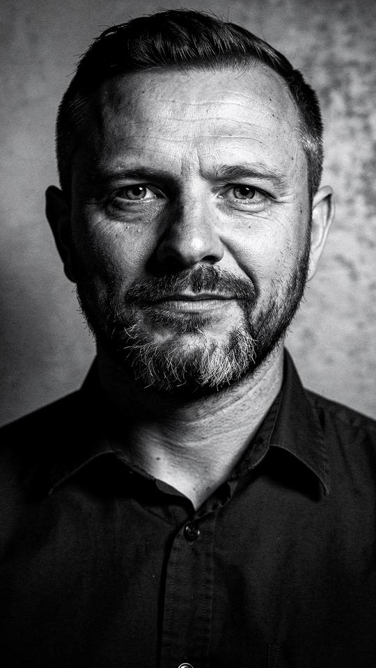 Oleksandr Tkachenko, barber at ZRIZ